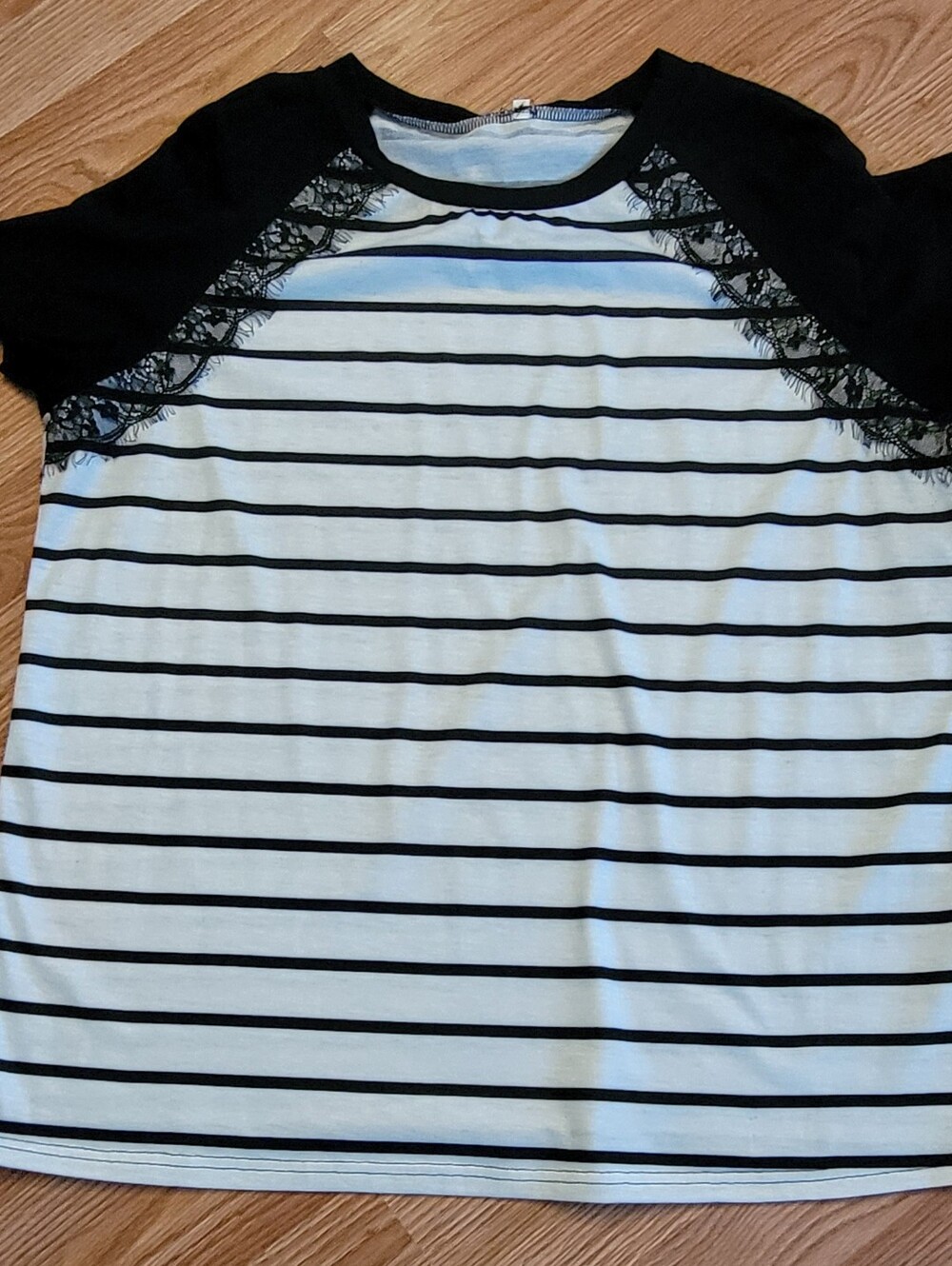 Striped Lace Accent Raglan Tee - Black & White